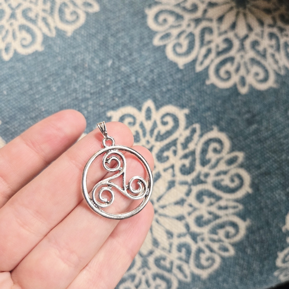 New Silver Celtic Triskele Pendant